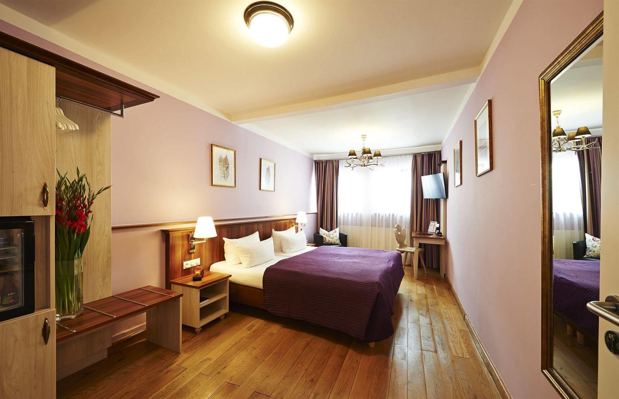 Hotel Elch Nuremberg ภายนอก รูปภาพ